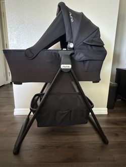 Nuna Bassinet