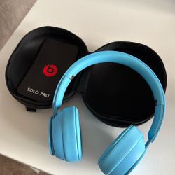 Beats Solo Pros