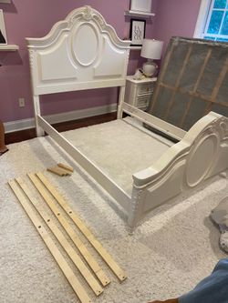 Double bed headboard as nd footboard