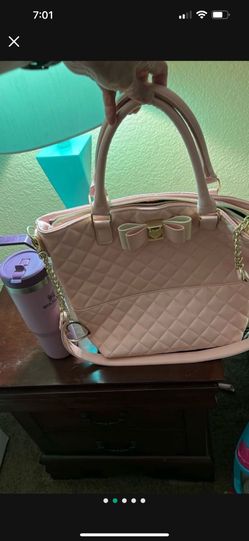 BIG PINK LIKE NEW BTSY JOHNSON  PURSE HAVE TO FET RID OF MY COLLECTION SINCE MOVING OUT AND NEED TO DOWNSIZE ON EVERYTHING. 