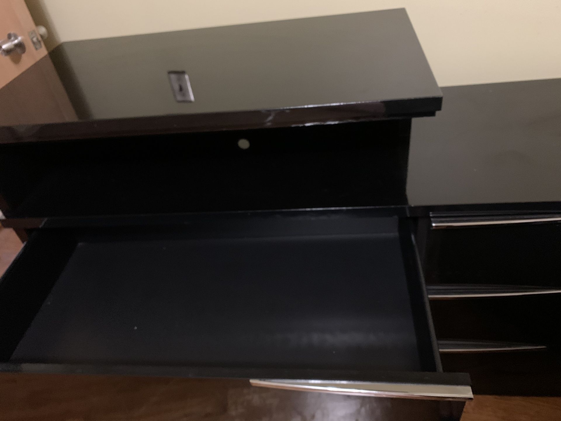 Gloss Black Dresser and nightstand