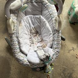 Baby’s Portable Rocking Seat