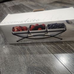 4 pc bowl  with metal stand