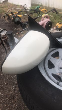 2007 Infiniti passenger mirror white