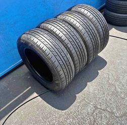 205-60R16 Century Brand tires usadas en perfecta condición de vida las cuatro..