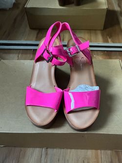 Pink wedges