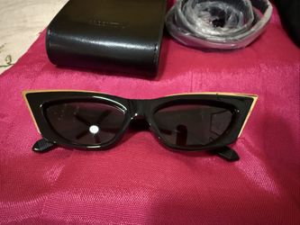 SUNGLASSES: Valentino