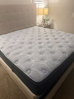 King Pillow Top Mattress / Serta Mattress