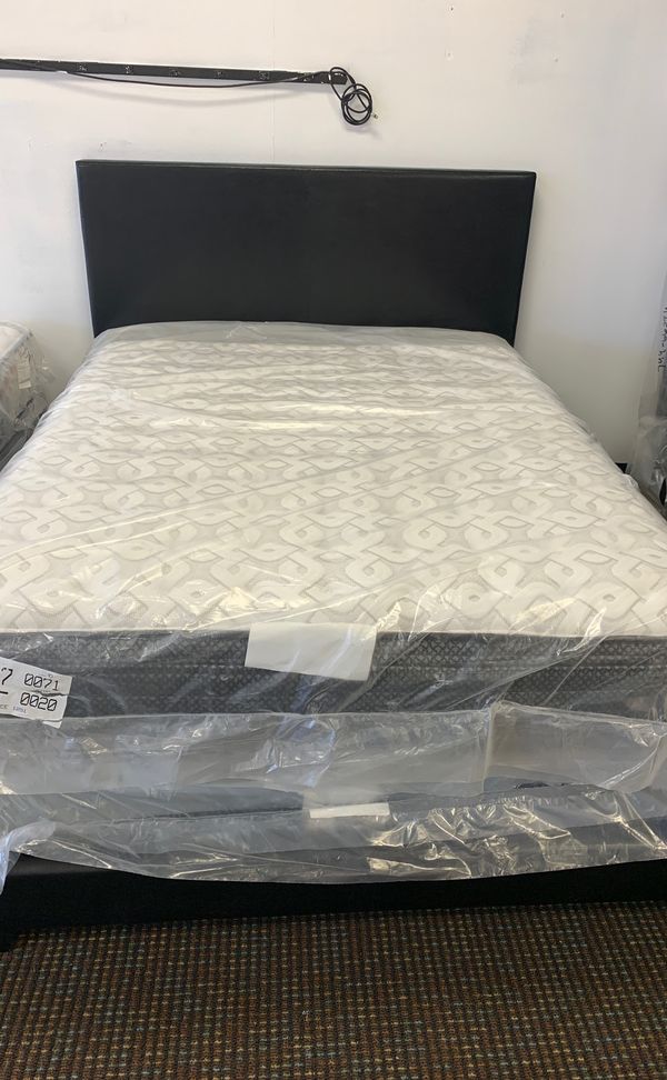 Queen Size Bed Frame With Serta Performance Mattress And Boxspring Queen Size Bed Frame With Serta Performance Mattress And Boxspring