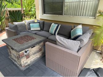 🌴 Complete Outdoor Patio Set – Fire Pit, Huge Umbrella, Sectional & InterlockingTiles 🌴