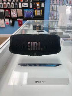 JBL Charge 5 Portable Waterproof Speaker like new