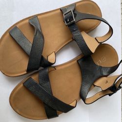 Link Company Black Leather Sandals / Cute Shoe - Toddler Size 1 - Used - Good condition  