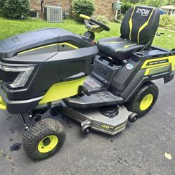 RYOBI 80V HP Brushless 42 in. Riding Lawn Tractor with (3) 80V 10Ah Batteries & Charger - NEW
