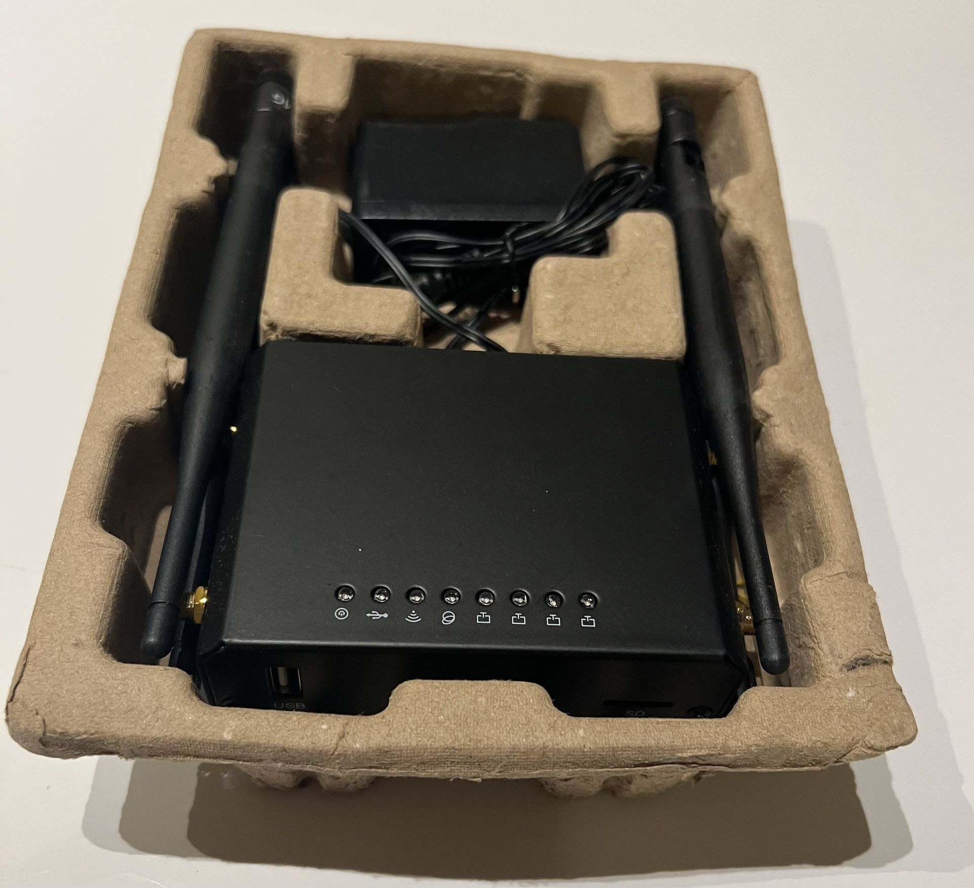 Wiflyer WE826-T2 - 4G LTE wireless router, 300 Mbps, 4G LTE access point with SIM card slot, compatible with T-Mobile AT&T