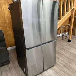 SAMSUNG 23 cu. ft. Counter Depth 4-Door French Door Refrigerator