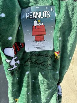 Green Christmas Snoopy