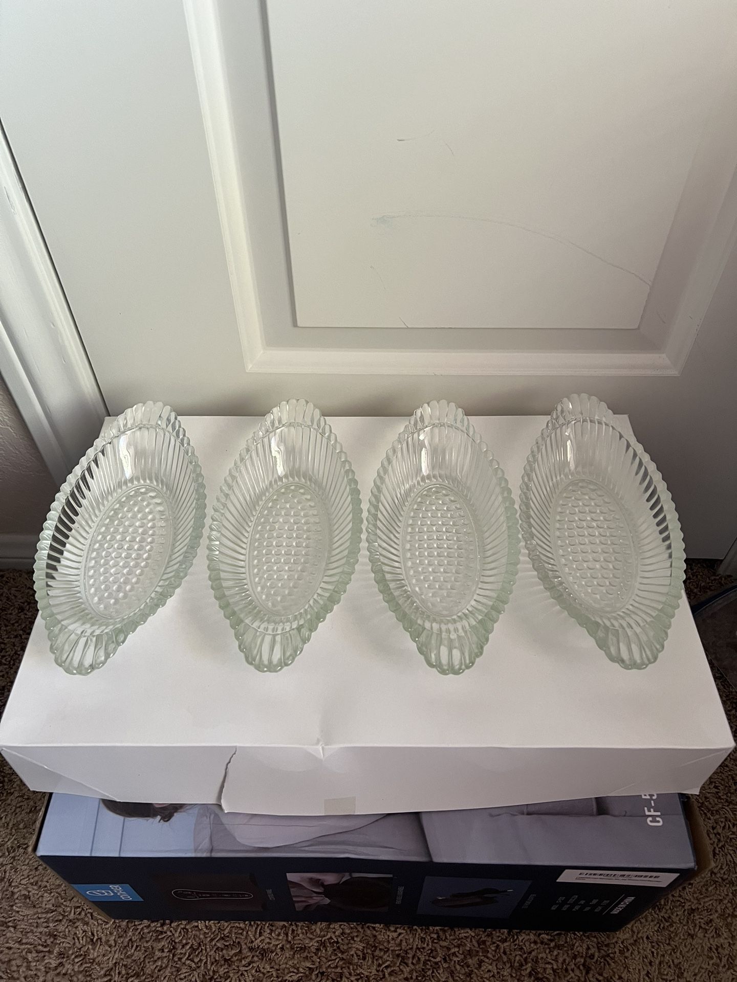 4/4 Oval Relish Tray Banana Split Boat - Jeannette Glass clear vintage antique