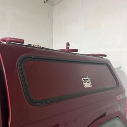 Leer Camper Shell / Truck Cap - Fits 2014-2018 Silverado/Sierra 5'8" Bed