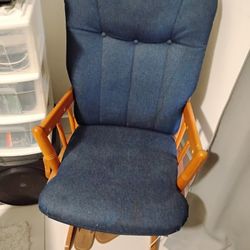 Dutailier Solid Wood Framed Rocking Chair 
