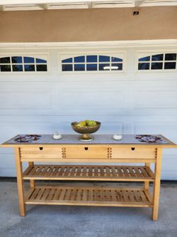 Large Kitchen Island!