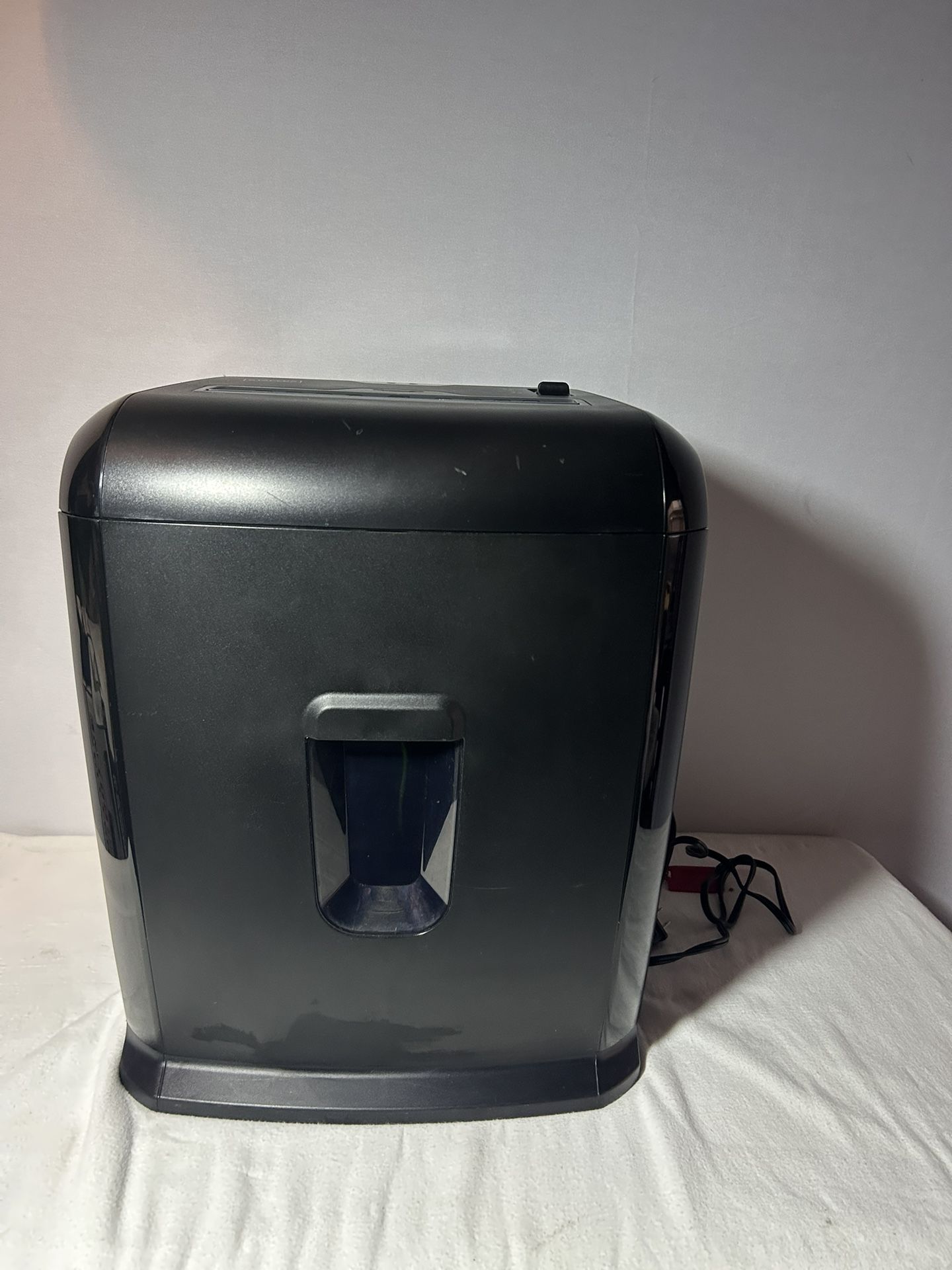 Staples 10 Sheets Cross Cut With Lockout Key