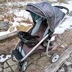 Sturdy Safety 1st Stroller with Lots of Features - Good quality!

