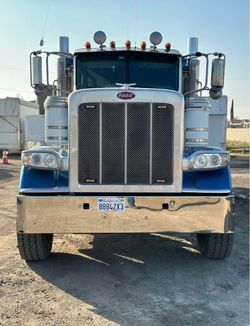 2018 Peterbilt Model 389