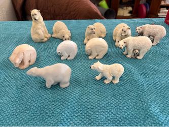 Polar bear figurines