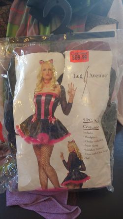 Costume missing collar and the ears