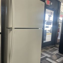 Whirlpool Top And Bottom Refrigerator 