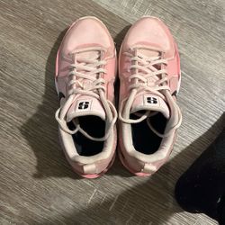 Sabrina’s Basketball Shoes, Boys Size 4 1/2