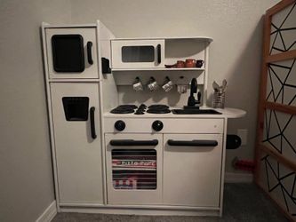 Play kitchen