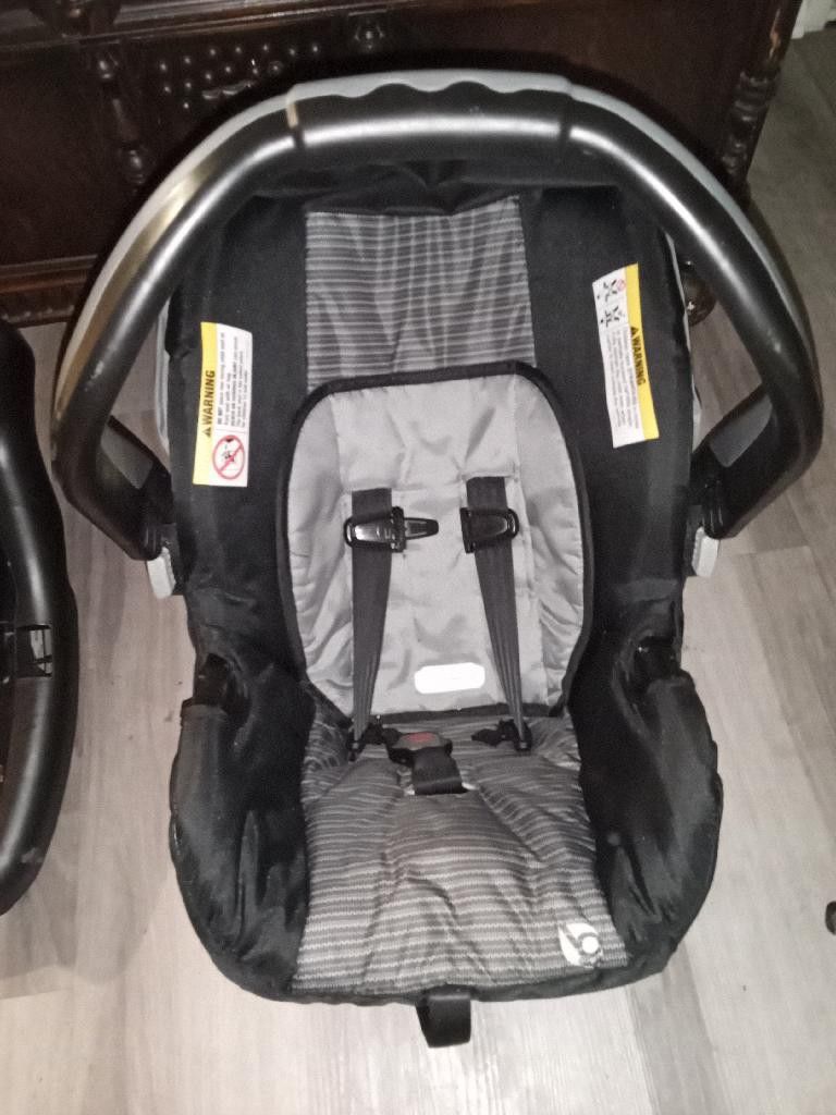 Baby Trend Car seat And Galaxy Cover With Base