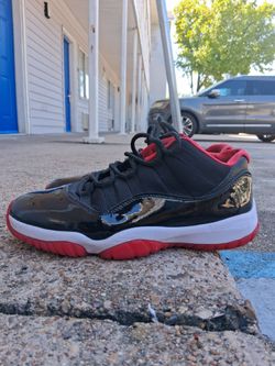Air Jordan 11 Low Bred Sneakers