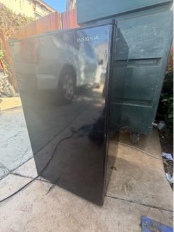 Mini refrigerator