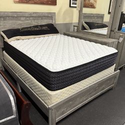 Queen Bed Room Set( Queen Bed Frame, Dresser, Mirror, 1 Night Stand On