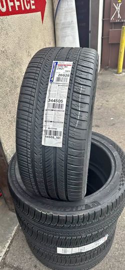 Michelin Pilot Sport All Season 4 Tires 275/45 ZR21