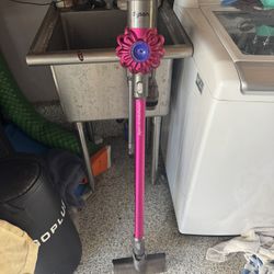 Dyson V6 Vacuum. 