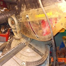 10" Black Decker Mitersaw Excelente Working Condition 