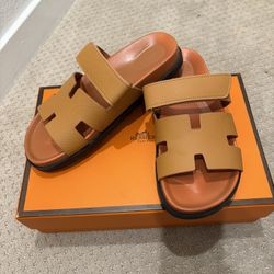 Women's slippers