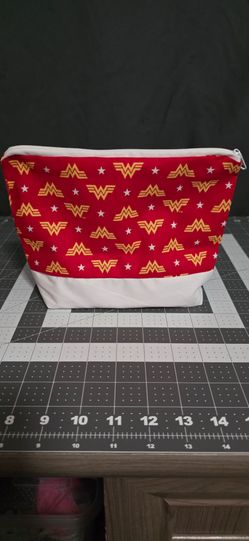 Wonder women cosmetics bag