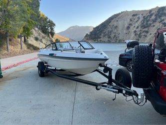 1990 Glastron Boat