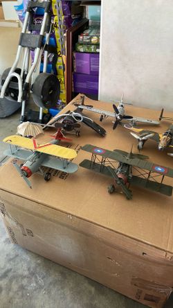 Set of  4 Metal Airplane Models - P-51 Mustang Biplanes one wood. With parachute Decor