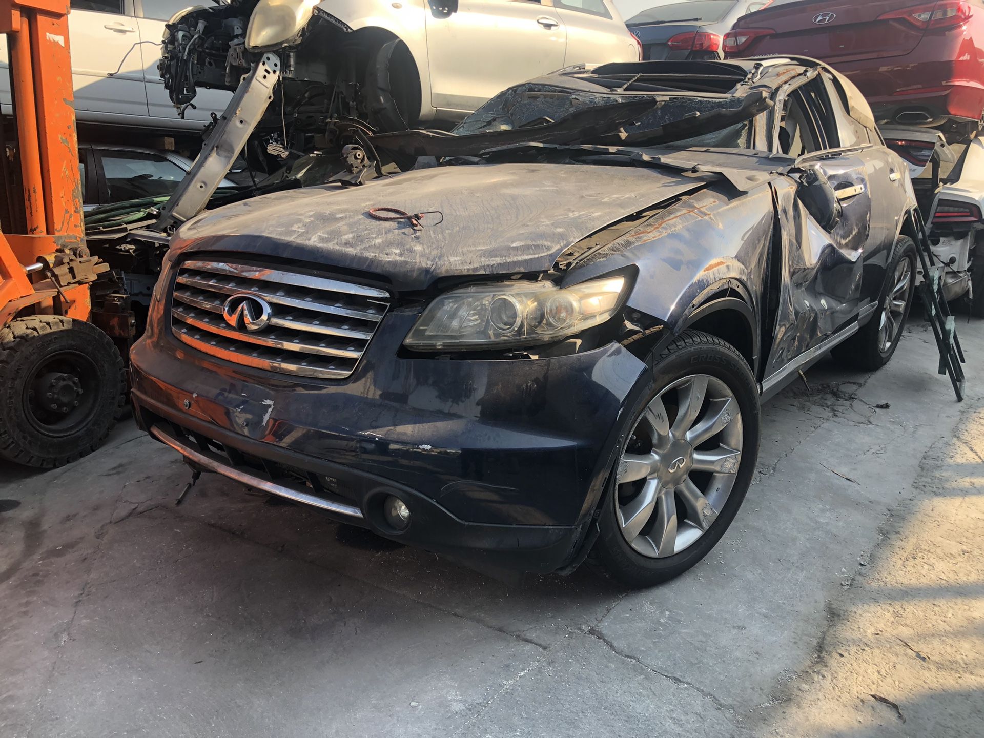 2005 Infiniti Fx35 for parts