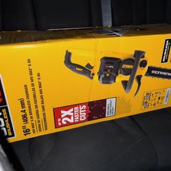 🚨 BRAND NEW DeWalt 60V Chainsaw – 18” (Battery + Charger Included) 🚨 MUST SELL ASA