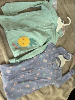 Girls 2T footed Pajamas