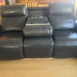 Comfort & Style Reclining Couch  Set