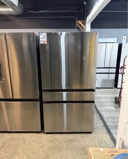 SAMSUNG BESPOKE 29 CU FT STAINLESS STEEL FOUR DOOR REFRIGERATOR WITH BEVERAGE CENTER 🔥