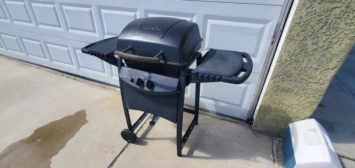 BBQ Charbroil Smaller Size For Perect Grilling
