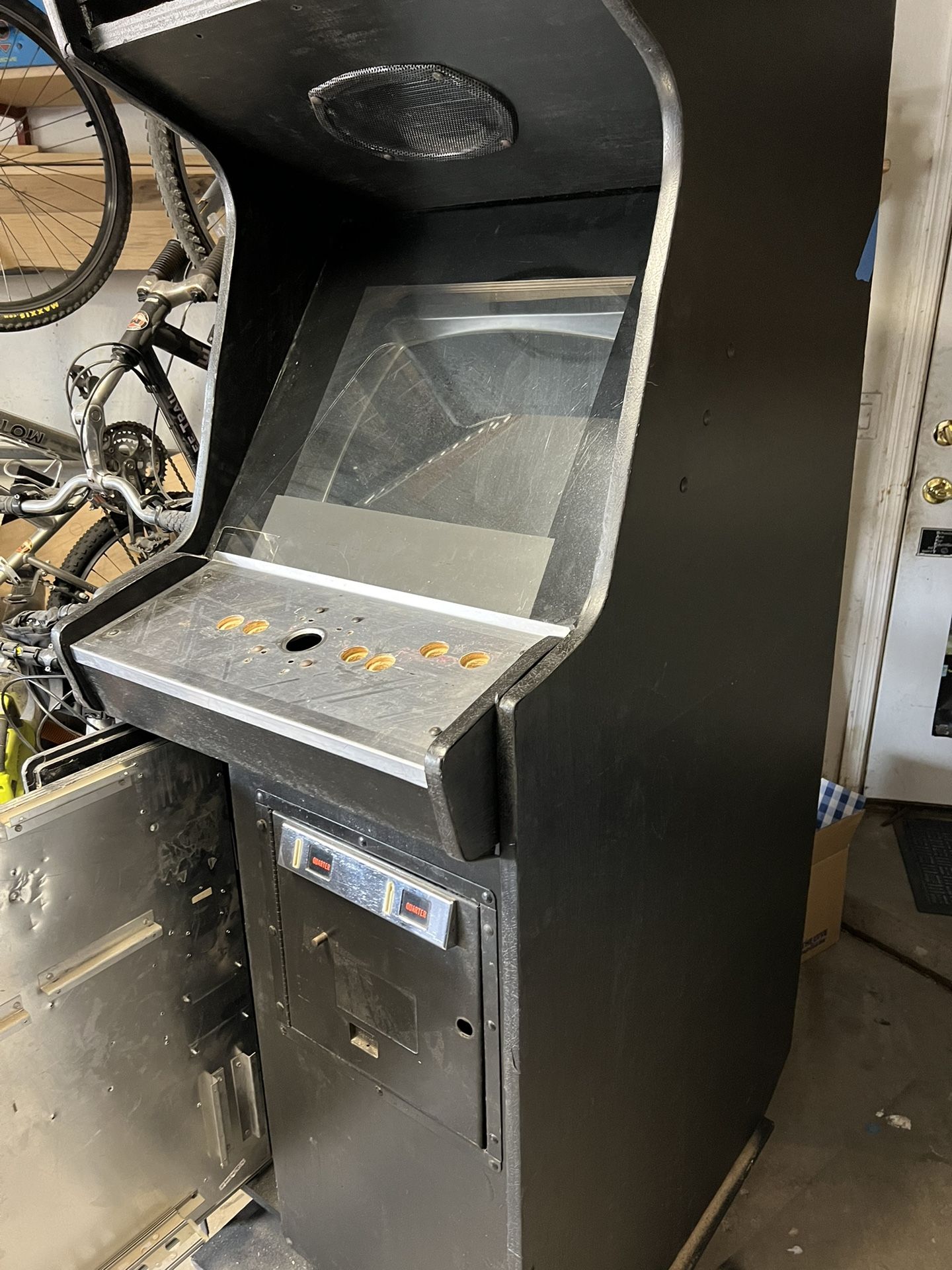 Original Berzerk Arcade Cabinet